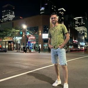 Meet your Posher, Karim